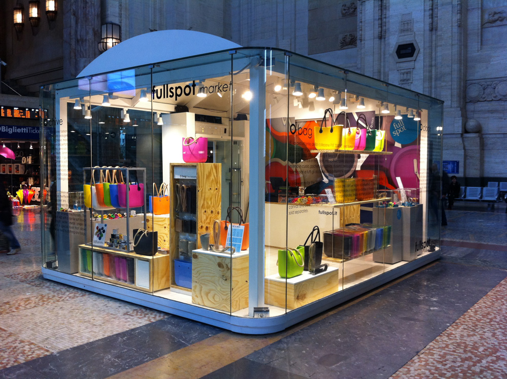 Fullspot Temporary store Stazione Centrale